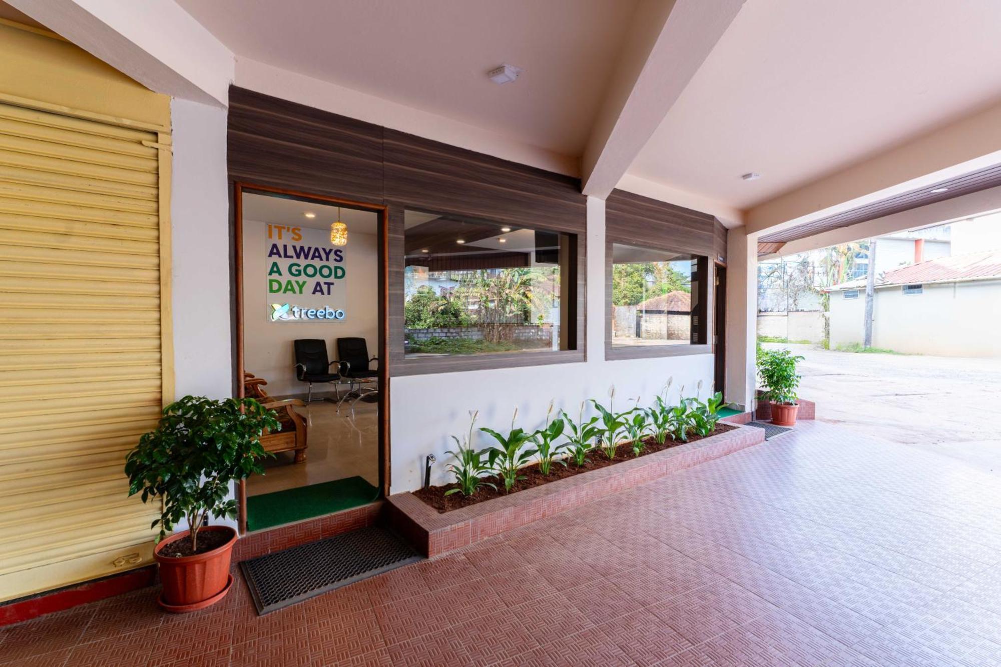 Hotel Treebo Regalia Comforts, 15 Mins From Abbey Waterfall à Madikeri Extérieur photo